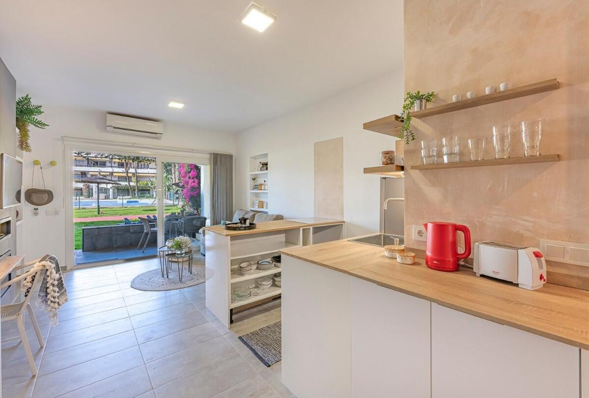 Golden Mile Getaway, Garden View, Pool & Comfort Marbella Exteriör bild