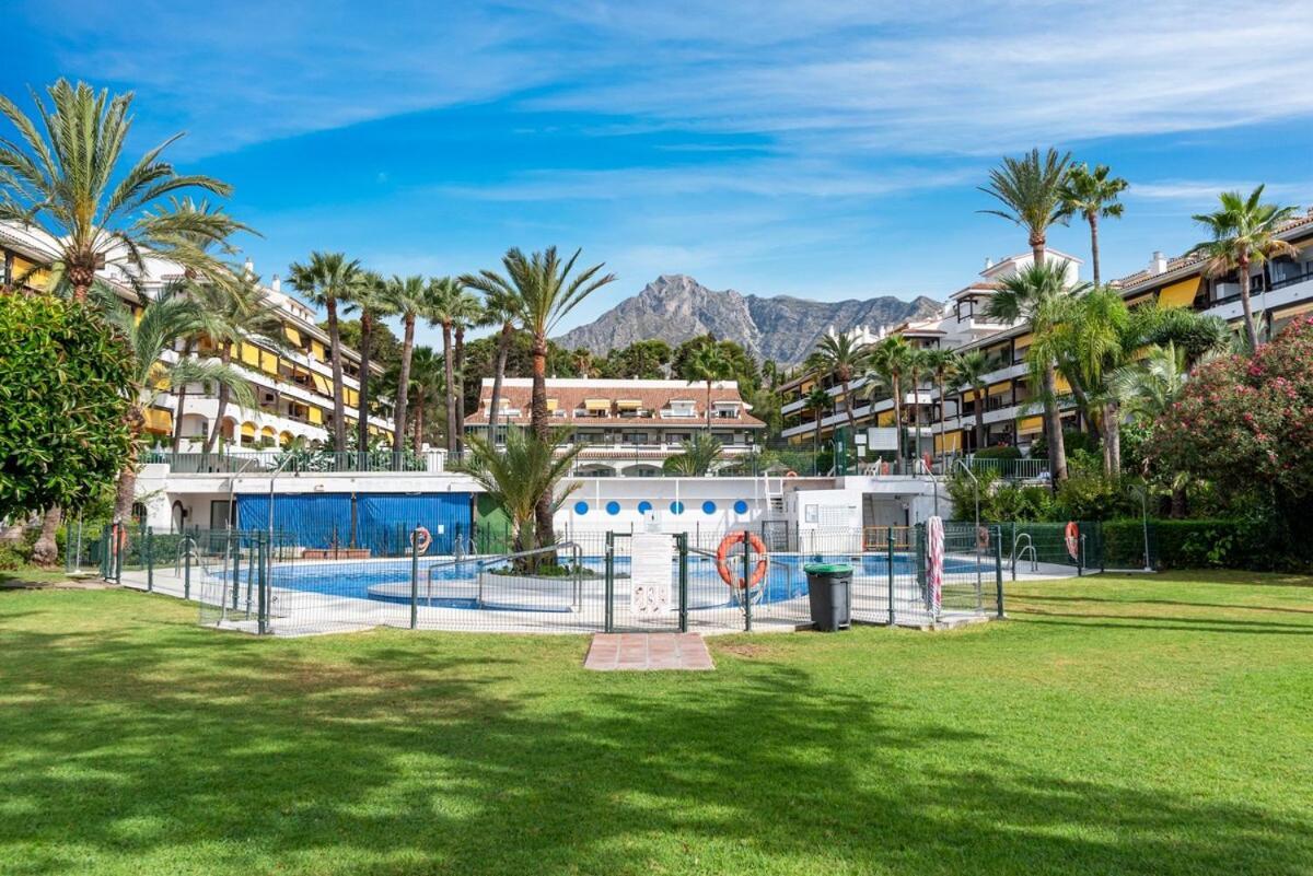 Golden Mile Getaway, Garden View, Pool & Comfort Marbella Exteriör bild